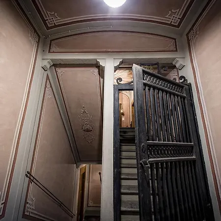 Palazzo Petrella كورتونا